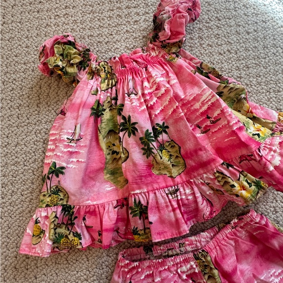 Authentic Hawaiian outfit - Picture 2 of 5